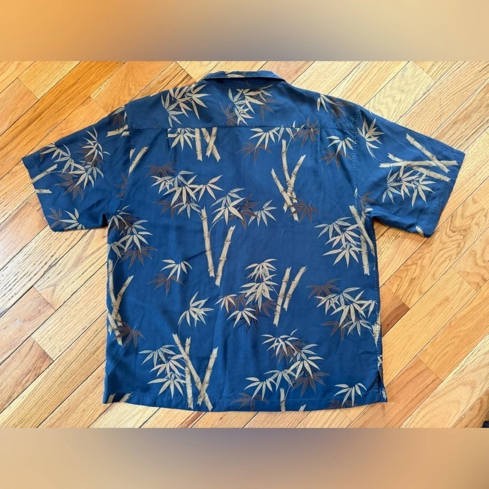 Hilo Hattie Men’s Size L 100% Silk Aloha Shirt Button Down Hawaiian Blue Bamboo